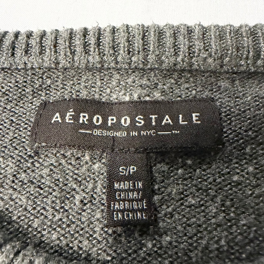 Aeropostale Mens Grey Rollin With My Gnomies Graphic Knit Sweater Small RN121726 - Picture 2 of 7